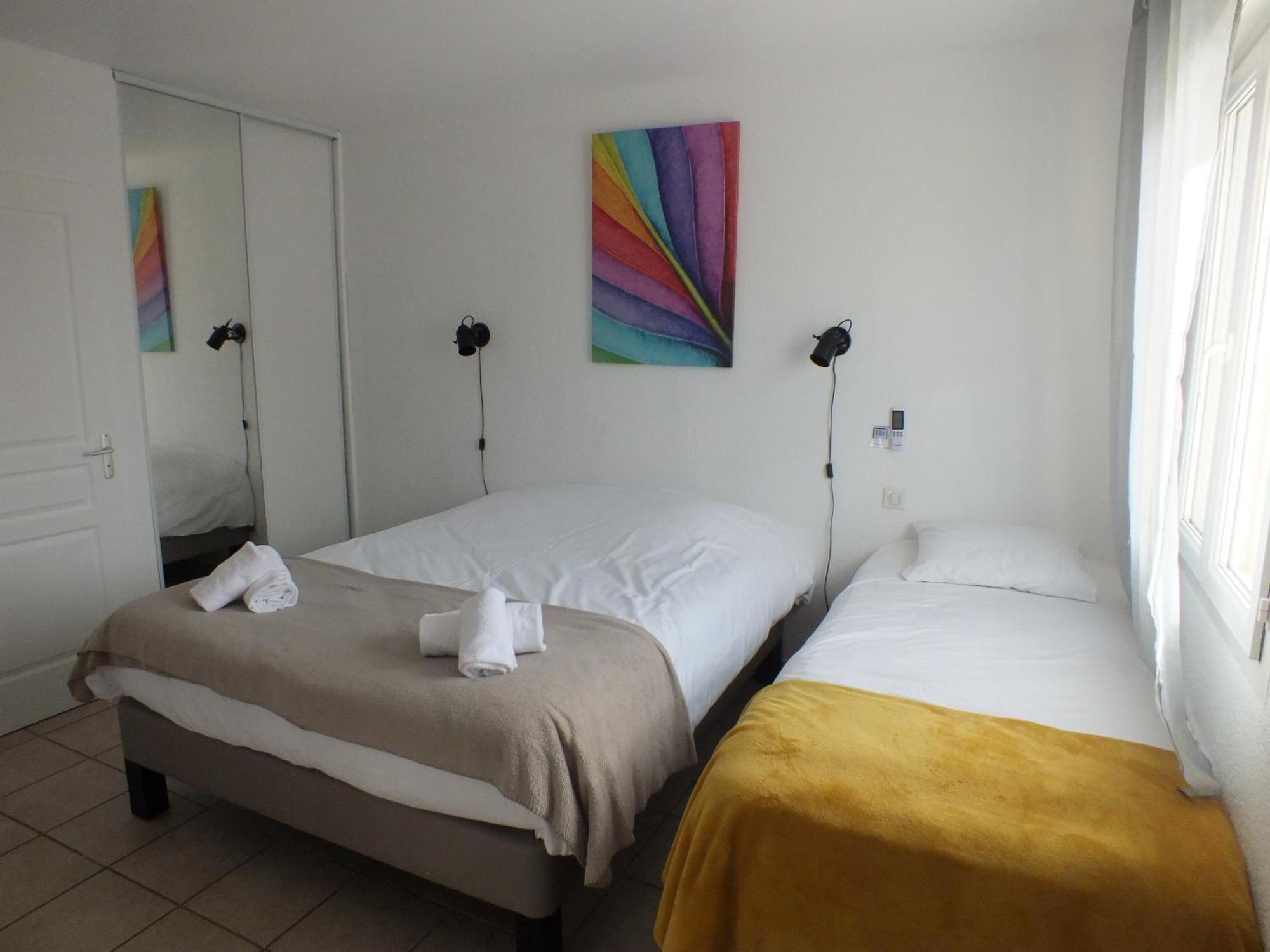 Logis Hotel Restaurant Le Clos Saint Loup Bram Exterior foto
